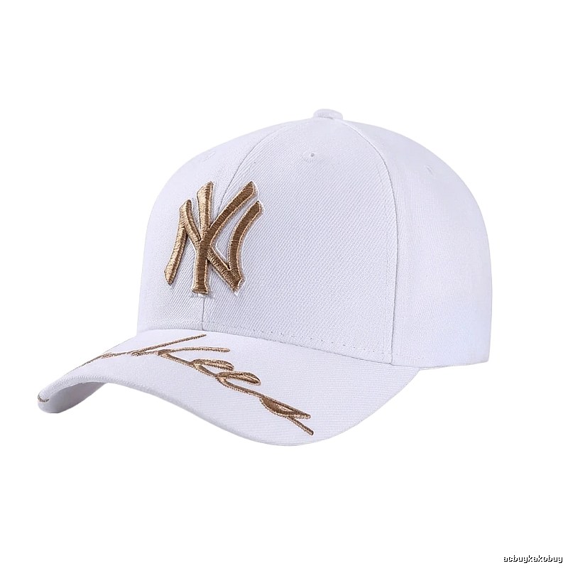 Classic-style white baseball cap of MLB