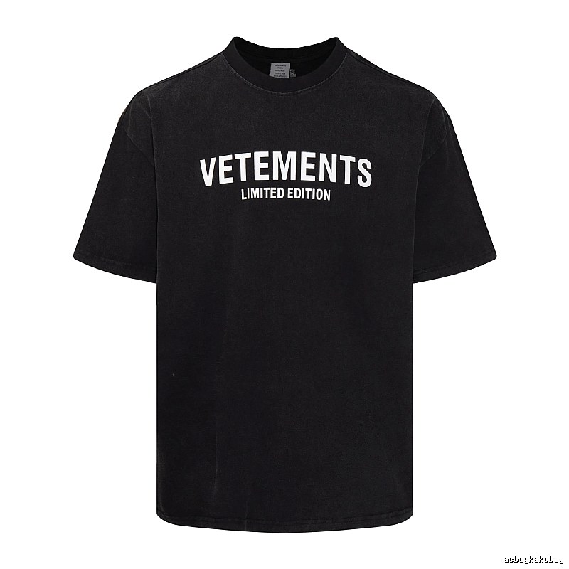 Monogram Statement graphic T-shirt Black Colorful Lucky for Layered Styling