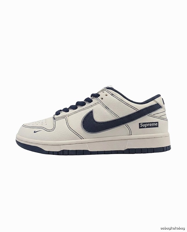 Nike Dunk Low black-and-white minimalist style skate shoes