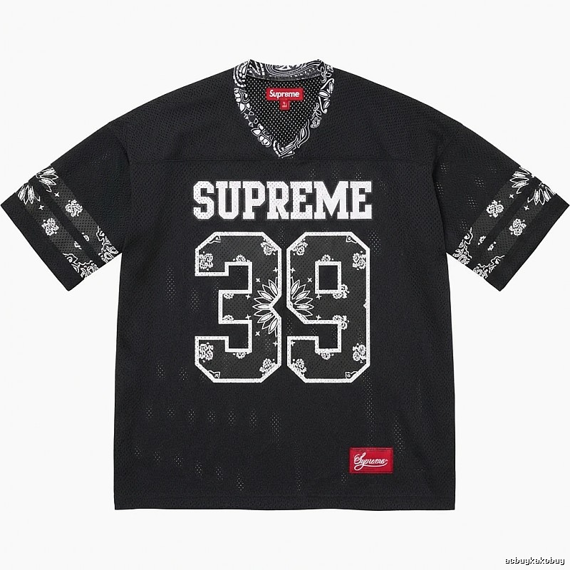 Supreme - printed sporty black T - shirt