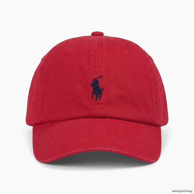 The classic and simple style red hat of Ralph Lauren