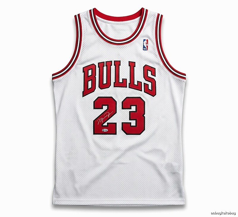 The classic white jersey of the Michael Jordan